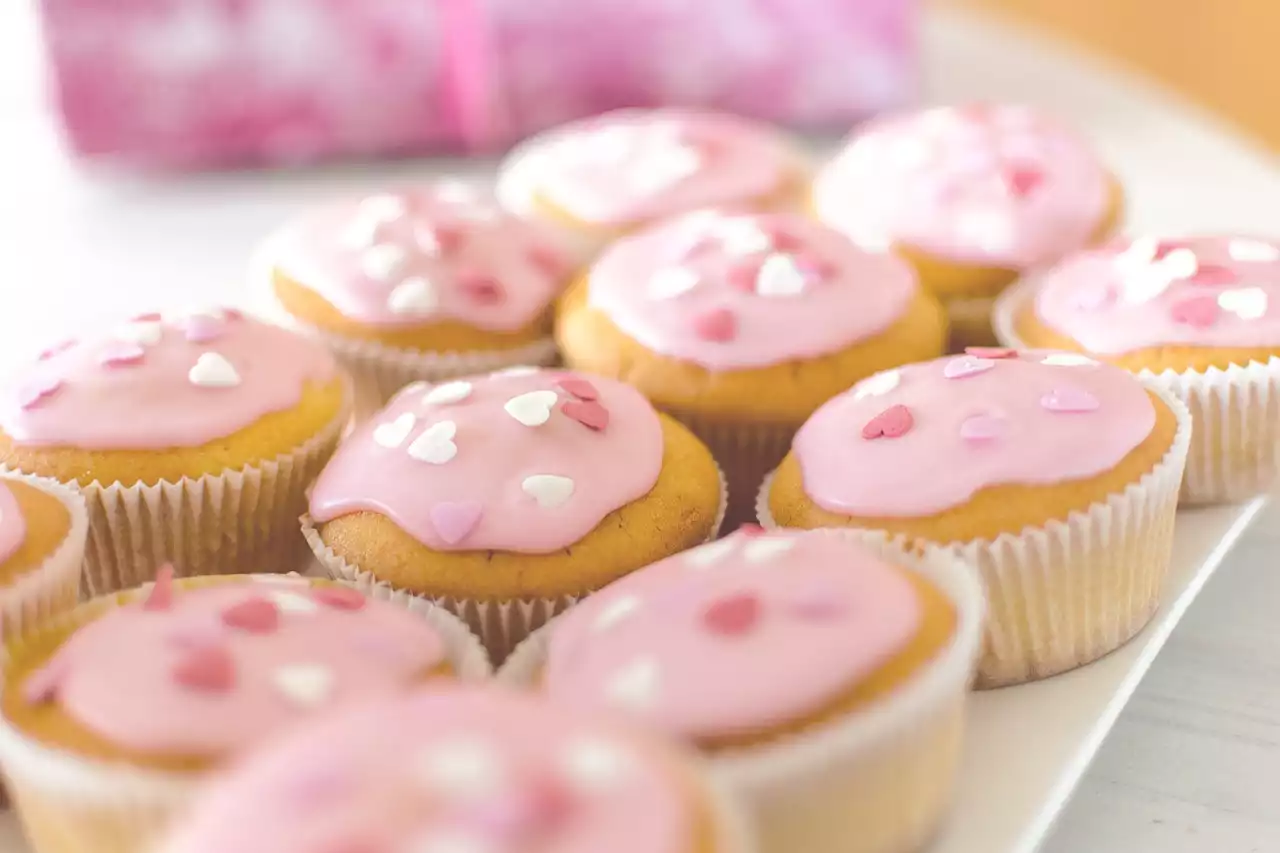 Maneiras criativas de servir cupcakes de aniversário